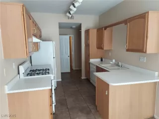 Photo #3: 2667610 Listing 