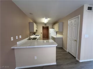 Photo #4: 2667634 Listing 