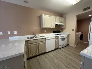 Photo #5: 2667634 Listing 