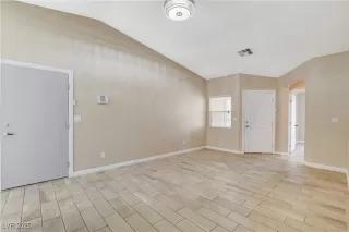 Photo #4: 2667639 Listing