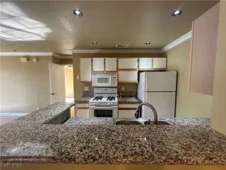 Photo #1: 2667645 Listing 