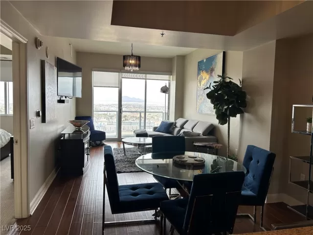 MLS: 2667656 Condo For Sale