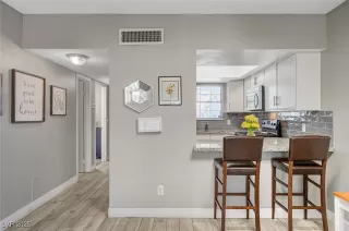 Photo #4: 2667663 Listing 