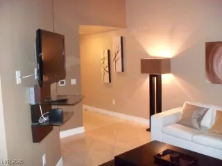 Photo #1: 2667697 Listing 