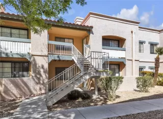 Photo #1: 2667741 Listing 