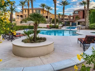 Photo #5: 2667743 Listing