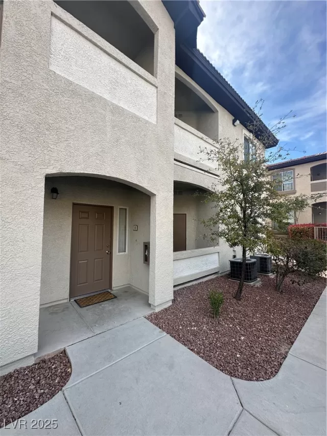 MLS: 2667755 Condo For Sale