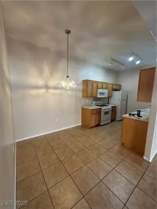 Photo #3: 2667755 Listing 