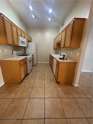 Photo #5: 2667755 Listing 