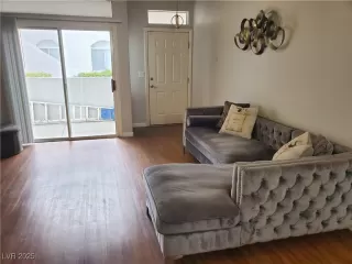 Photo #3: 2667797 Listing