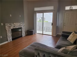 Photo #4: 2667797 Listing