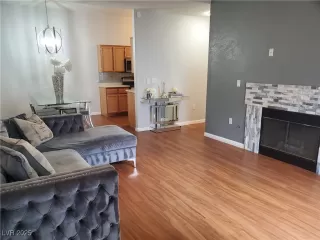 Photo #6: 2667797 Listing