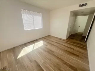 Photo #1: 2667802 Listing 