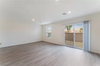 Photo #3: 2667832 Listing 