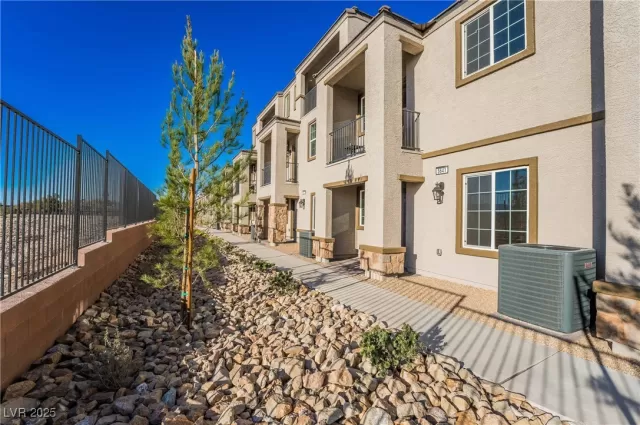 MLS: 2667839 Condo For Sale