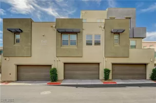 Photo #3: 2667856 Listing