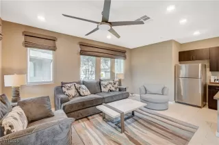 Photo #6: 2667856 Listing