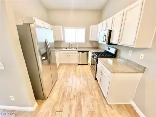 Photo #1: 2667861 Listing 