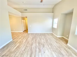 Photo #5: 2667861 Listing 