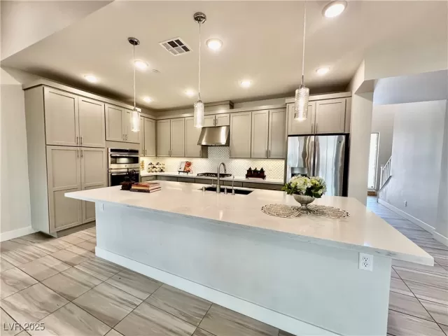MLS: 2667912 Condo For Sale