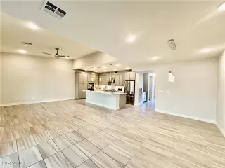 Photo #4: 2667912 Listing 