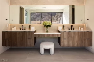 Photo #3: 2667913 Listing