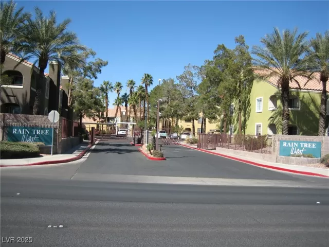 MLS: 2667922 Condo For Sale