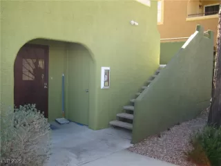 Photo #1: 2667922 Listing 