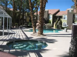 Photo #4: 2667922 Listing 