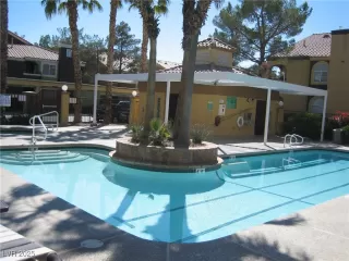 Photo #6: 2667922 Listing 