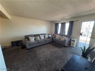 Photo #3: 2667927 Listing