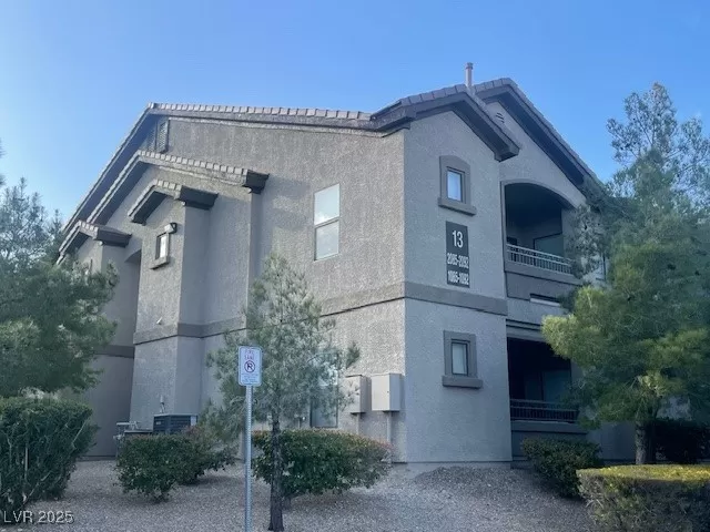 MLS: 2667954 Condo For Sale