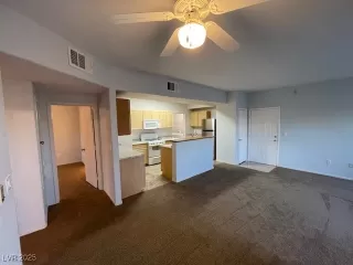 Photo #6: 2667954 Listing