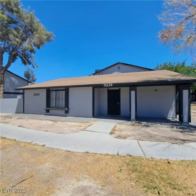 MLS: 2667966 Condo For Sale