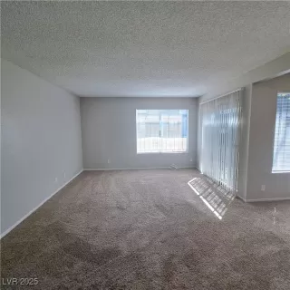 Photo #3: 2667971 Listing