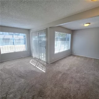 Photo #4: 2667971 Listing