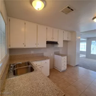 Photo #6: 2667971 Listing