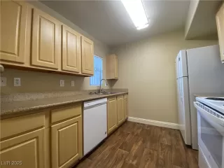 Photo #2: 2667974 Listing 