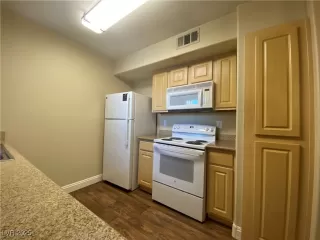 Photo #3: 2667974 Listing 