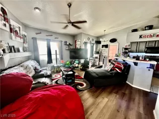 Photo #4: 2667980 Listing