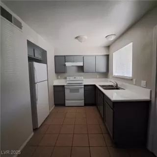 Photo #4: 2667984 Listing