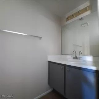 Photo #5: 2667984 Listing