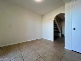 Photo #6: 2668016 Listing 