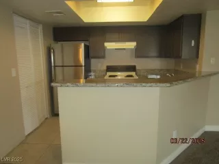 Photo #5: 2668107 Listing 