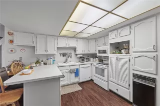 Photo #3: 2668114 Listing