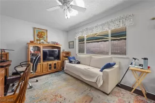 Photo #4: 2668114 Listing