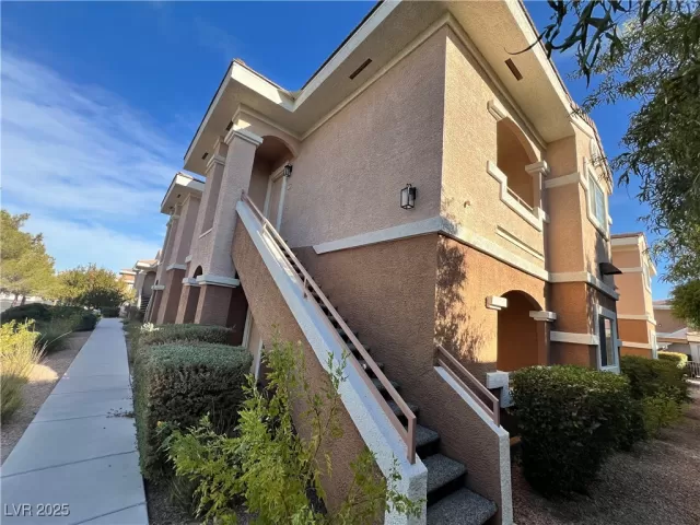 MLS: 2668171 Condo For Sale