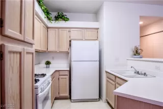 Photo #4: 2668231 Listing