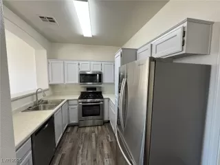 Photo #2: 2668252 Listing