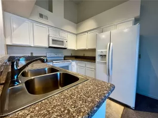 Photo #4: 2668266 Listing 